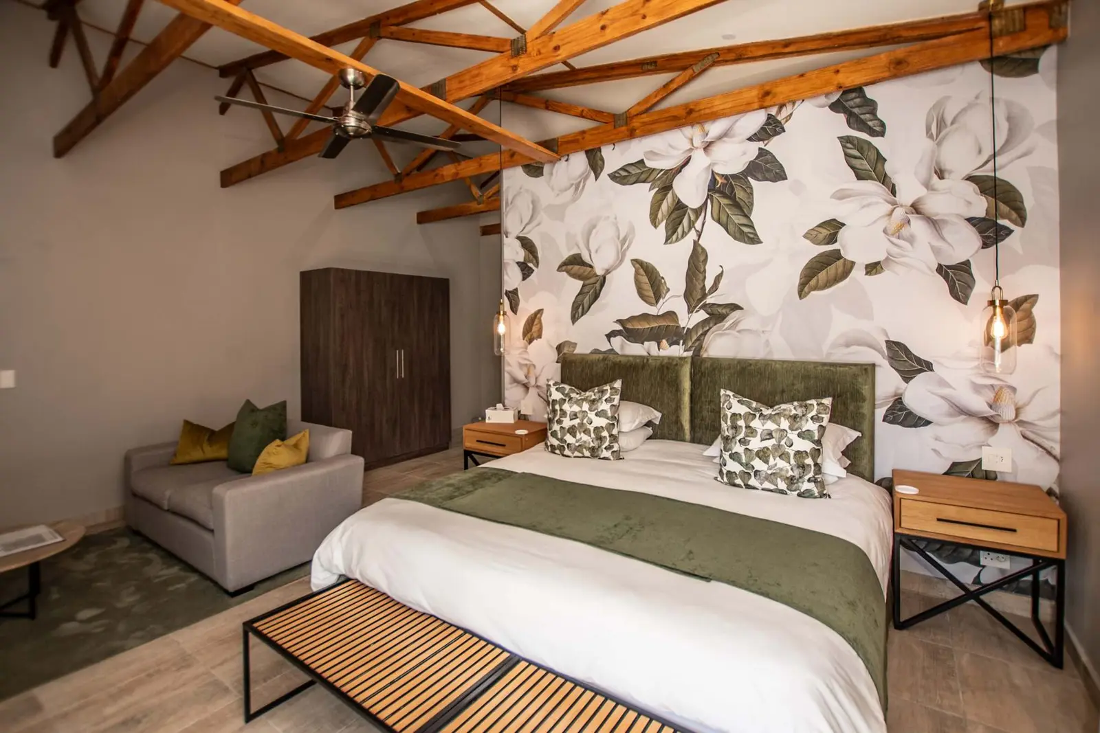 Gardenia suite at Nut Grove Manor