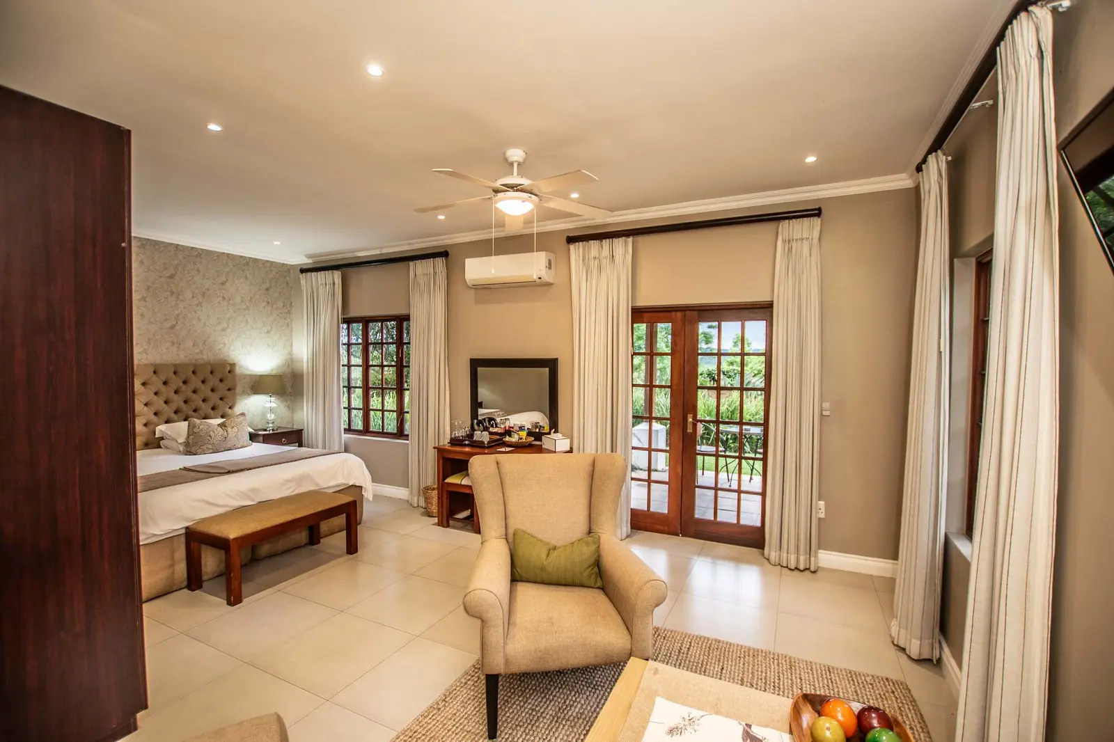 Hazel Luxury Suite